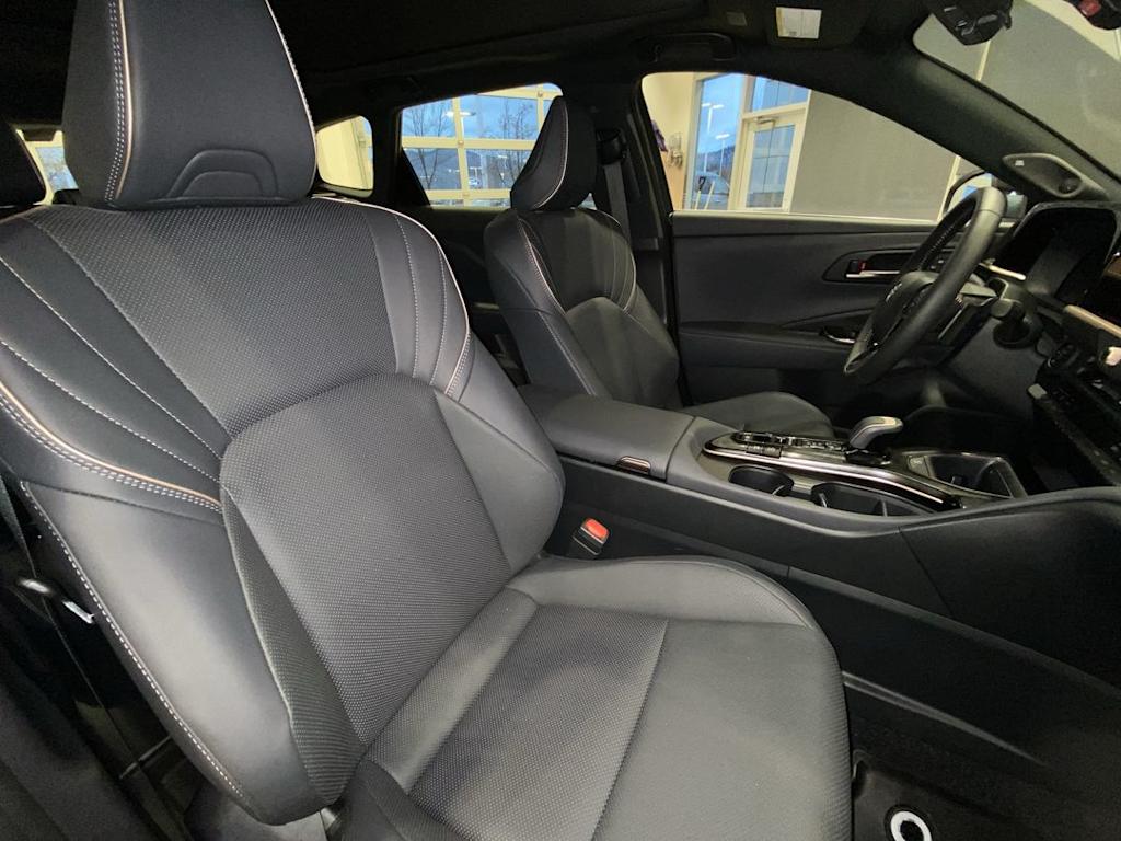 Thumbnail: 2025 Toyota Crown Signia - 9