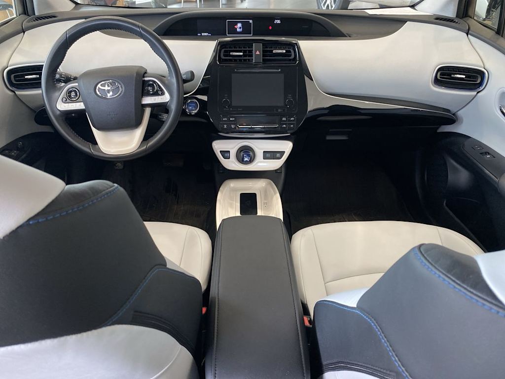 Thumbnail: 2016 Toyota Prius - 8