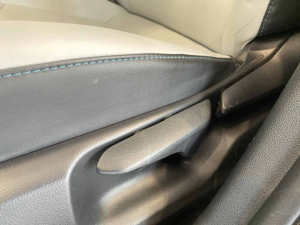 Thumbnail: 2020 Toyota Prius - 21