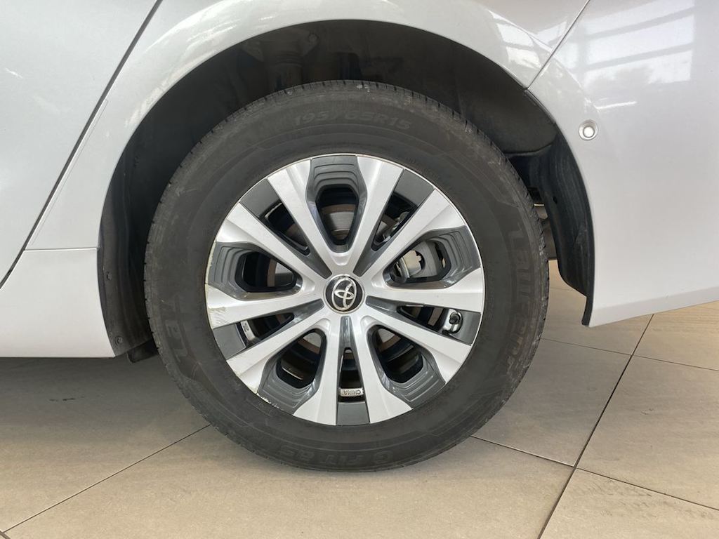 Thumbnail: 2020 Toyota Prius - 8