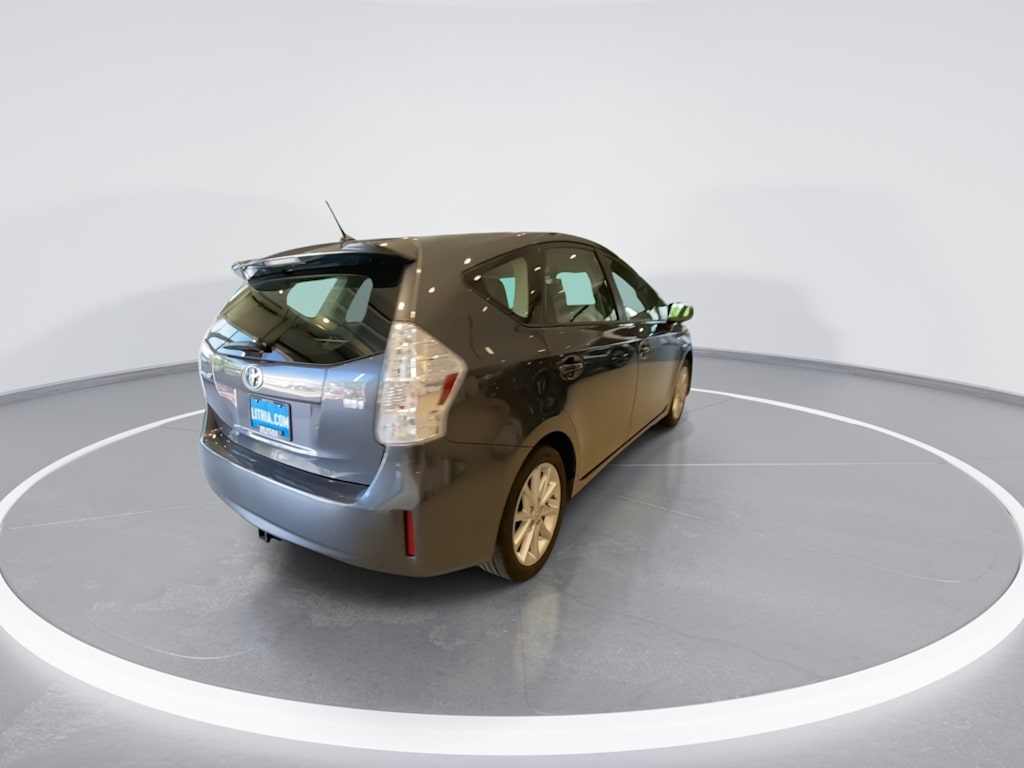 Thumbnail: 2014 Toyota Prius v - 6
