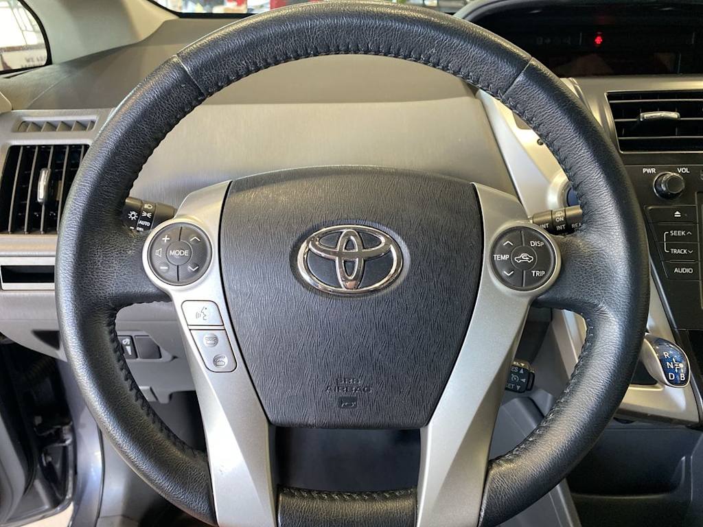 Thumbnail: 2014 Toyota Prius v - 22