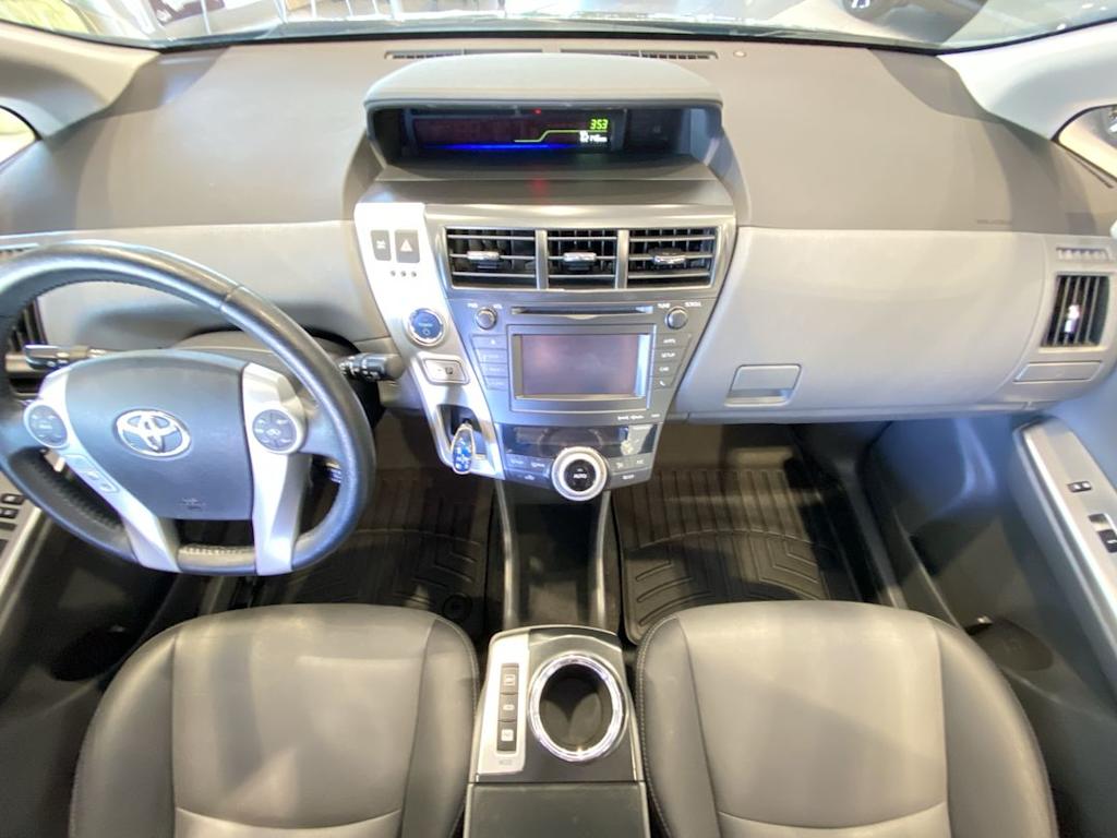 Thumbnail: 2014 Toyota Prius v - 2