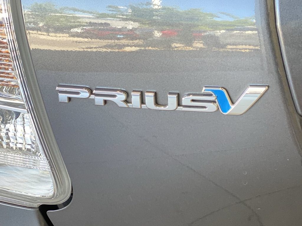 Thumbnail: 2014 Toyota Prius v - 19