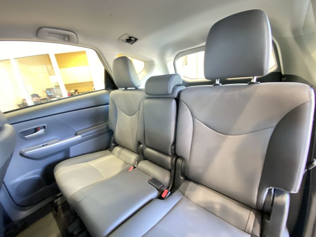 Thumbnail: 2014 Toyota Prius v - 10