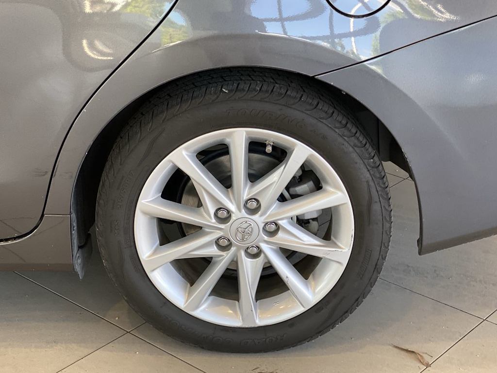 Thumbnail: 2014 Toyota Prius v - 7