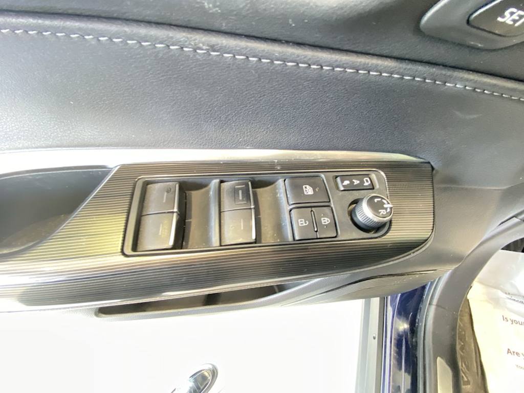 Thumbnail: 2021 Toyota Venza - 23