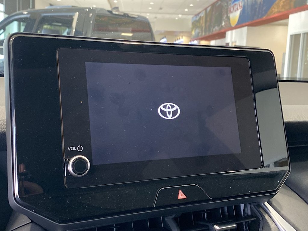 Thumbnail: 2023 Toyota Venza - 10