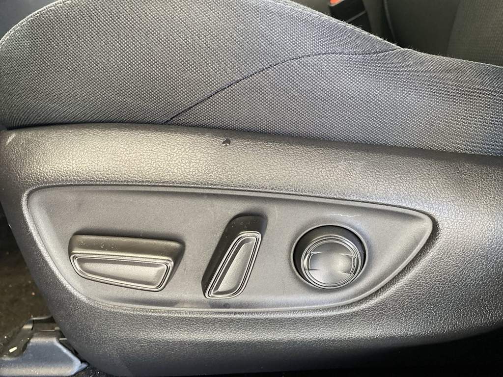 Thumbnail: 2023 Toyota Venza - 20