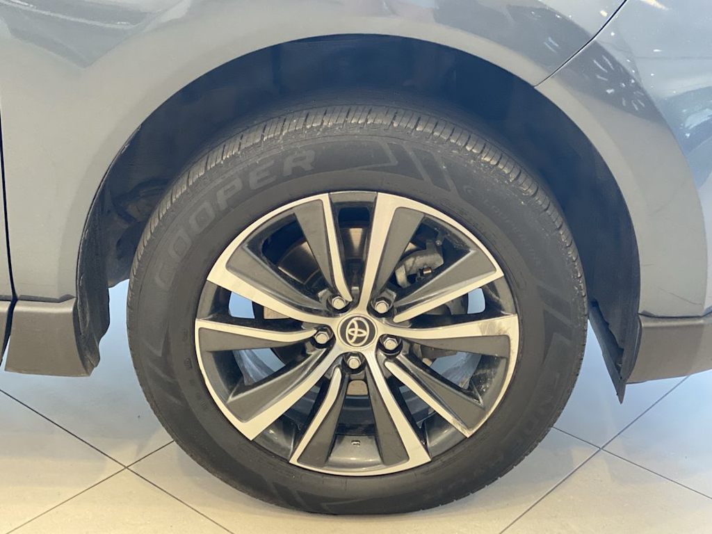 Thumbnail: 2024 Toyota Venza - 8