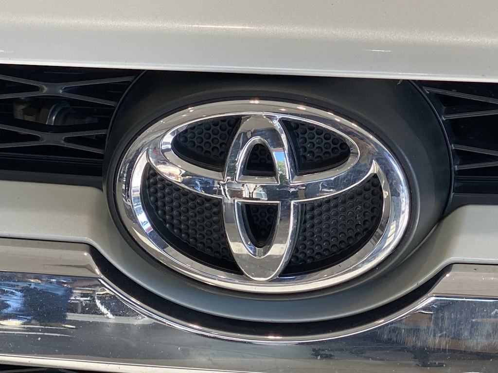 Thumbnail: 2016 Toyota 4Runner - 6