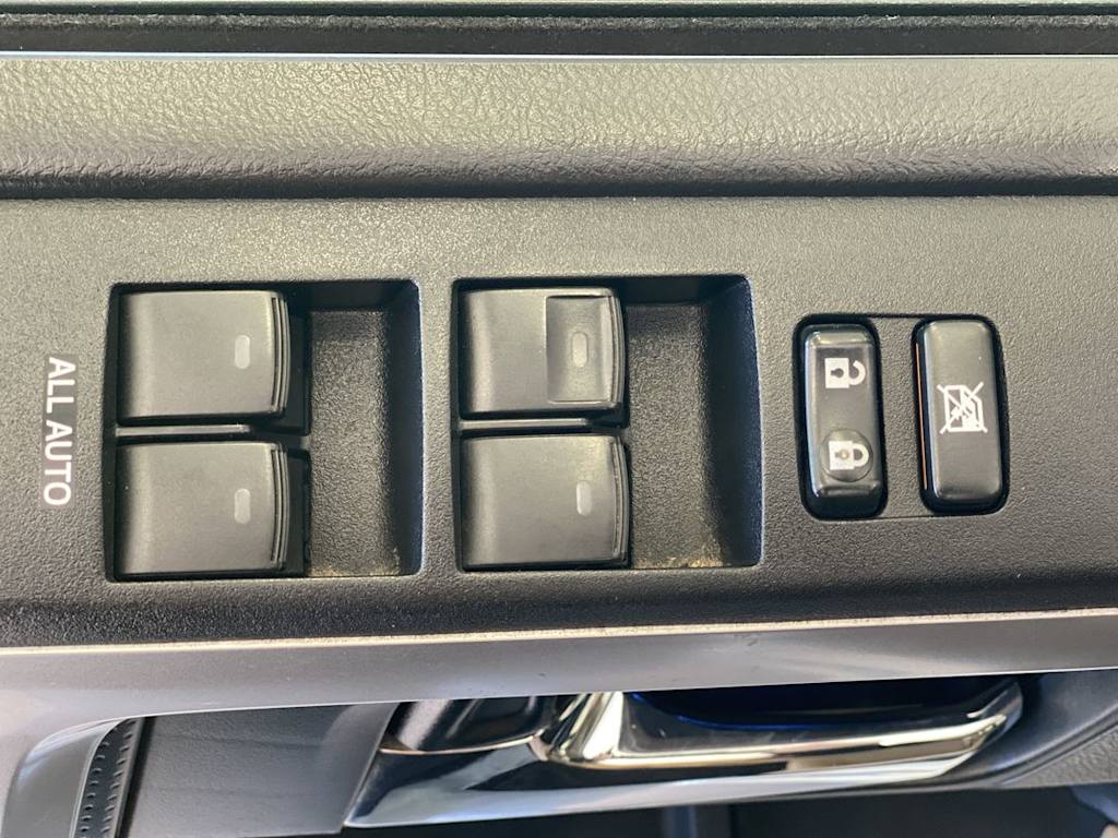 Thumbnail: 2016 Toyota 4Runner - 24