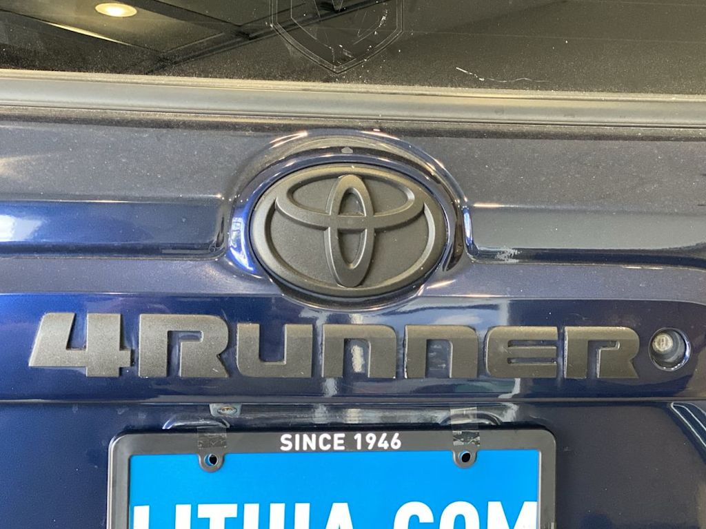 Thumbnail: 2017 Toyota 4Runner - 20
