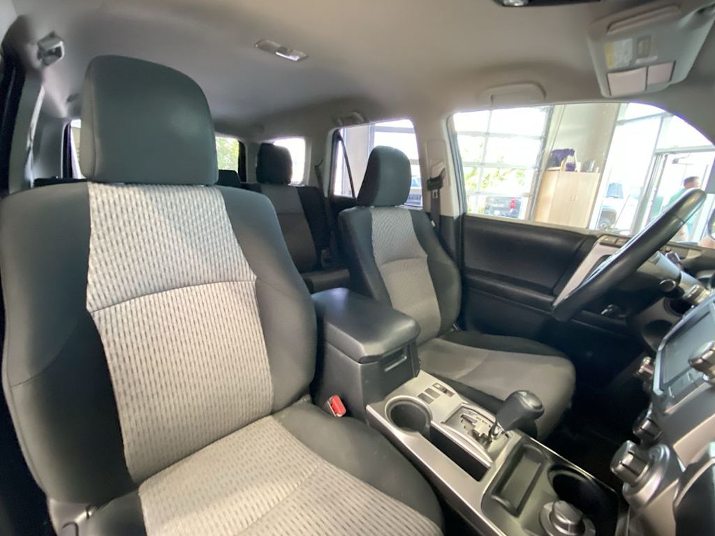 Thumbnail: 2017 Toyota 4Runner - 10