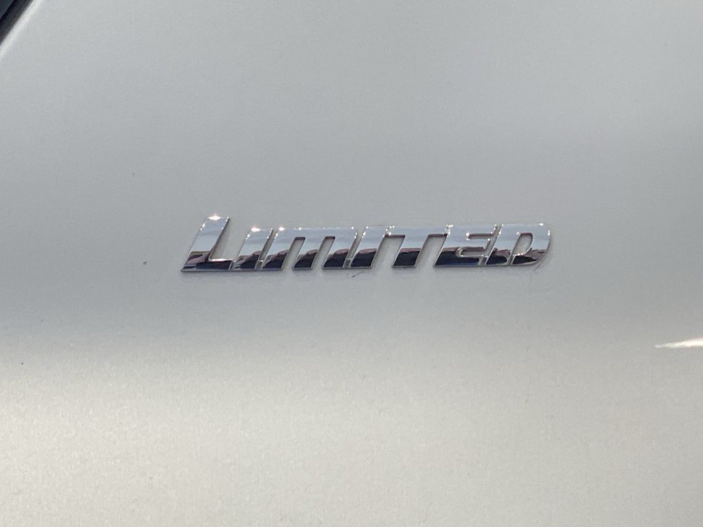 Thumbnail: 2016 Toyota 4Runner - 19