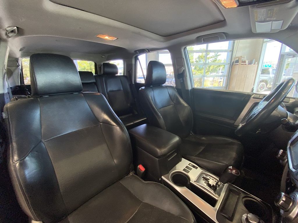 Thumbnail: 2016 Toyota 4Runner - 9