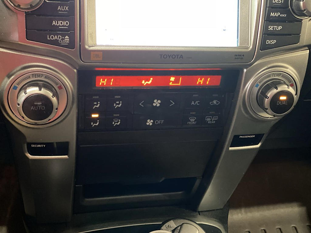 2013 Toyota 4Runner Limited 26