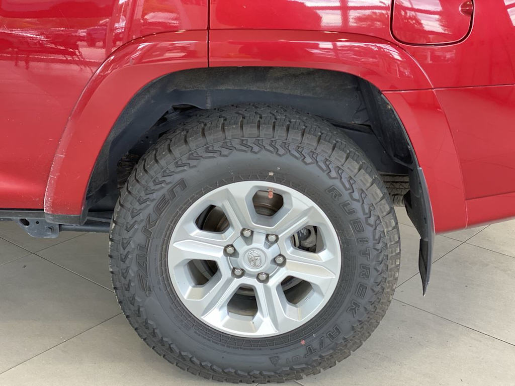 Thumbnail: 2015 Toyota 4Runner - 22