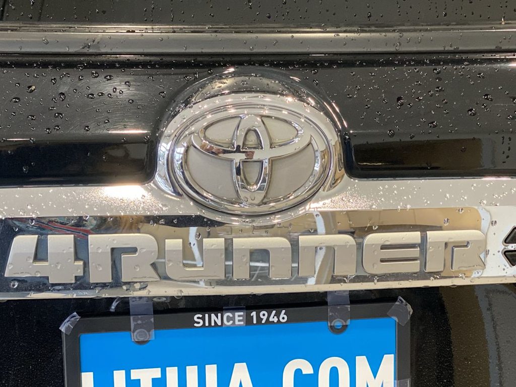 Thumbnail: 2017 Toyota 4Runner - 21