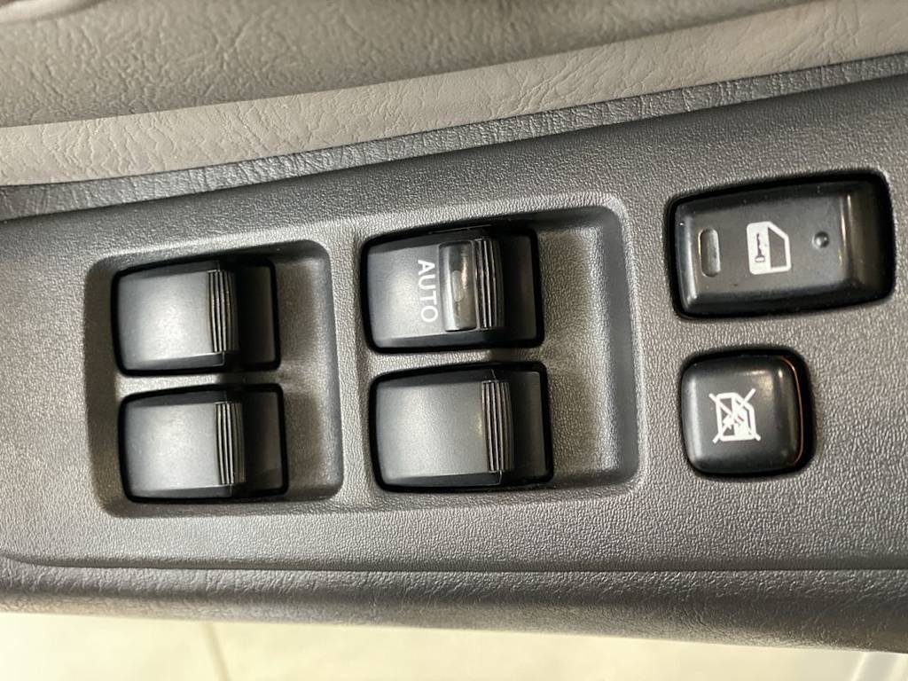 Thumbnail: 2002 Toyota Highlander - 23