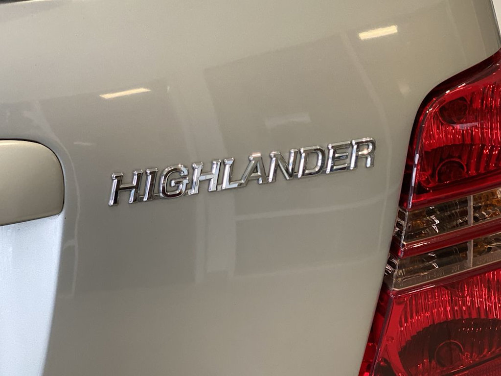 Thumbnail: 2002 Toyota Highlander - 21