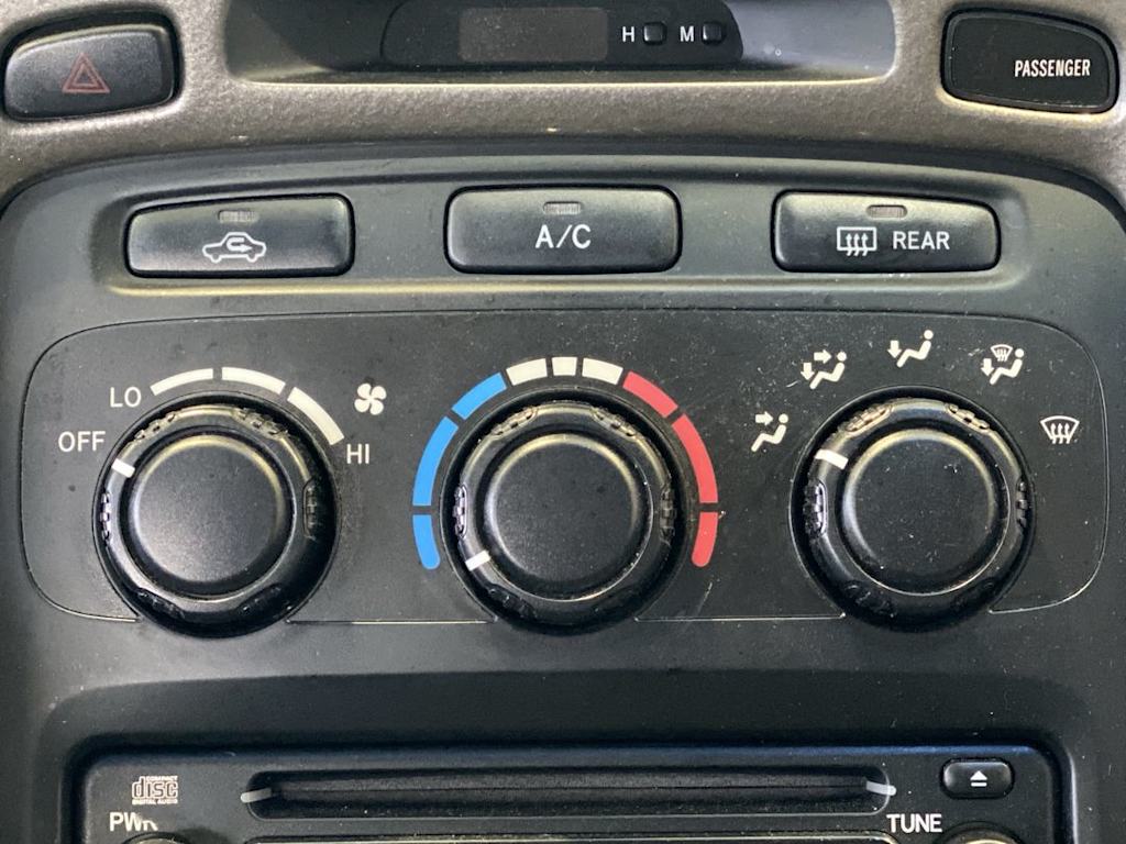 Thumbnail: 2002 Toyota Highlander - 25