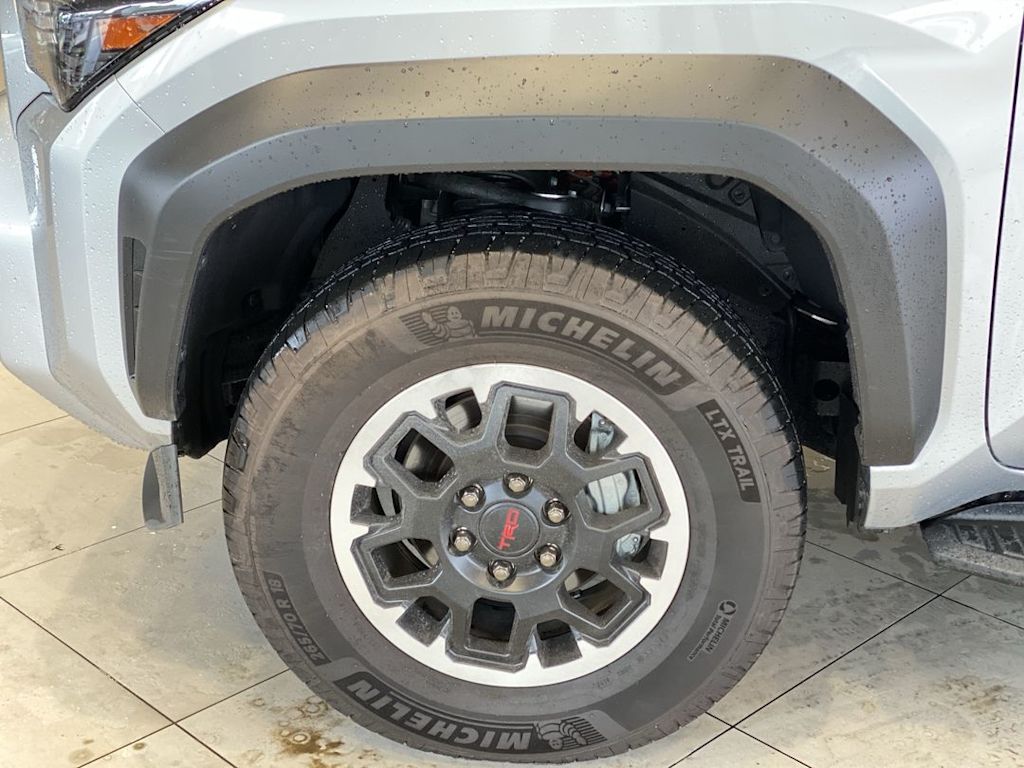 2025 Toyota 4Runner TRD Off-Road - Photo 8