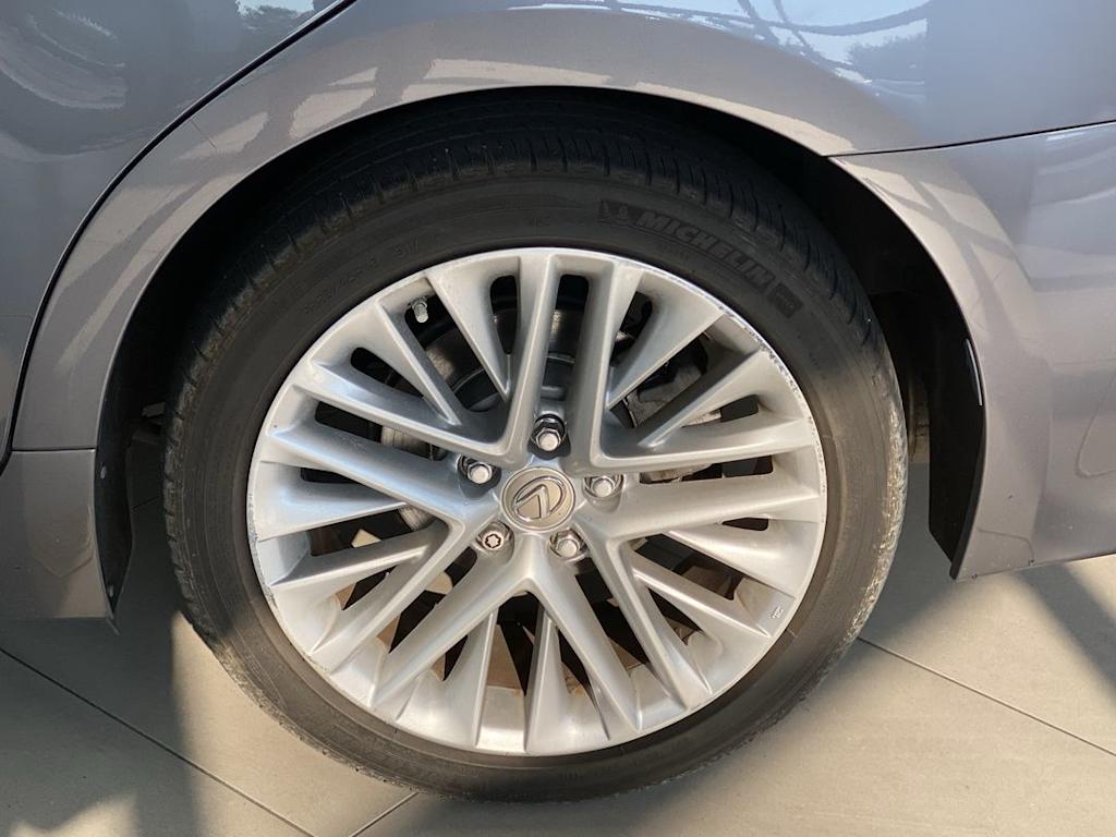 Thumbnail: 2014 Lexus ES - 7