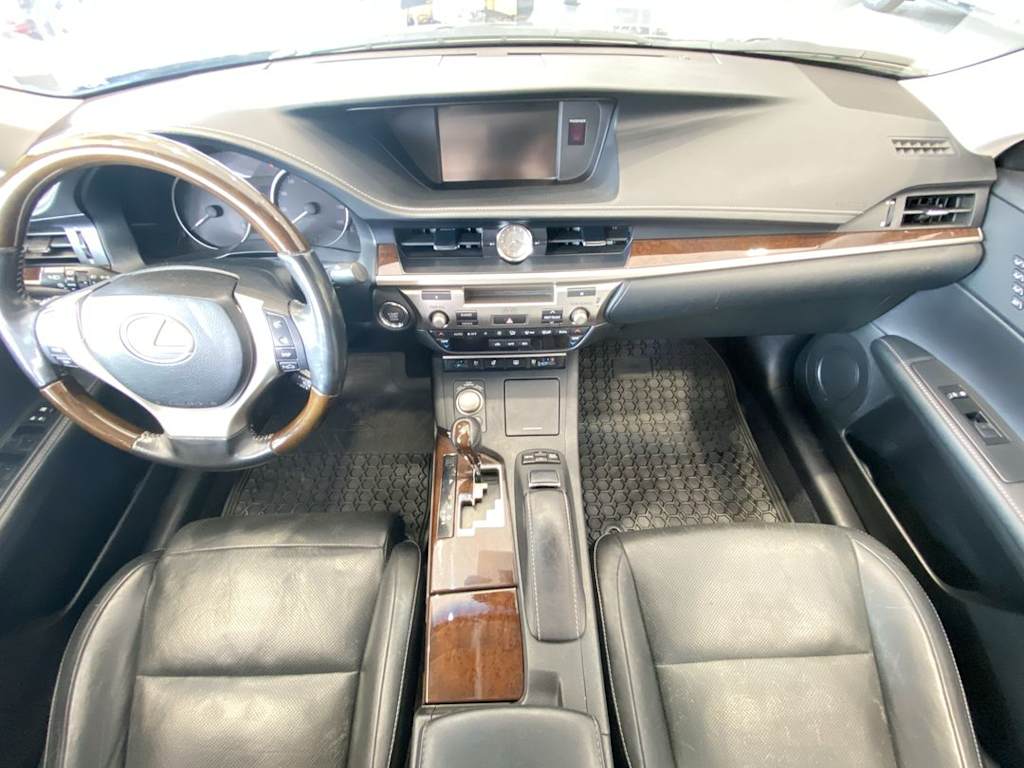 Thumbnail: 2014 Lexus ES - 8