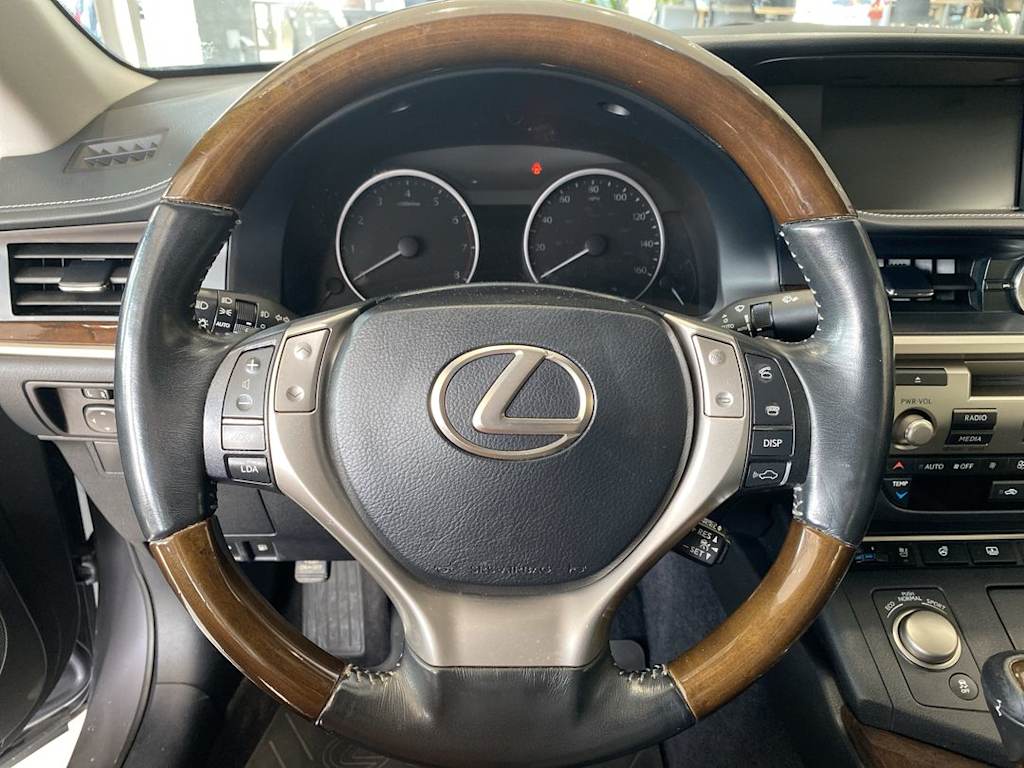 Thumbnail: 2014 Lexus ES - 2