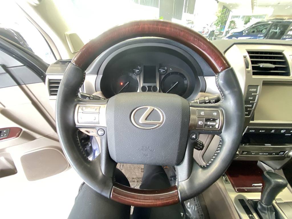 Thumbnail: 2019 Lexus GX - 2