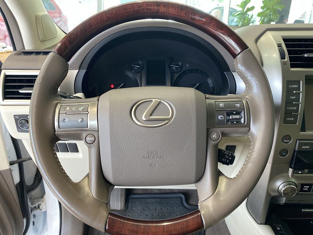 Thumbnail: 2016 Lexus GX - 2