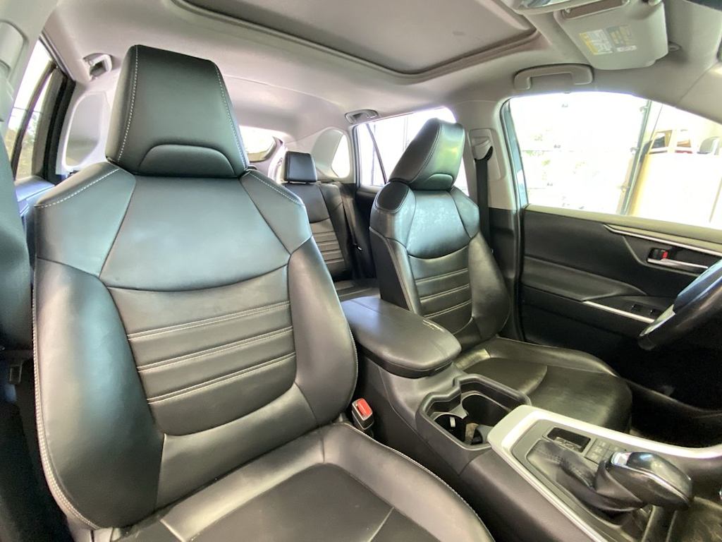 Thumbnail: 2020 Toyota RAV4 - 10