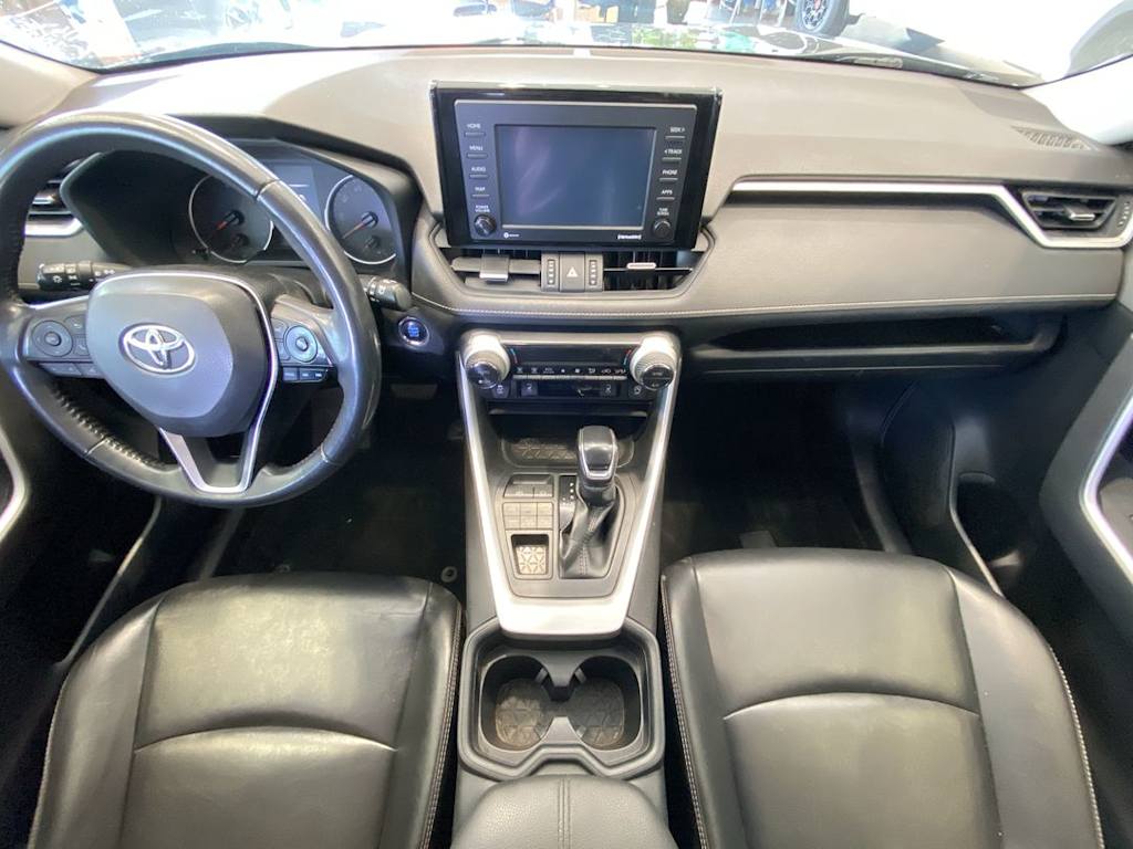 Thumbnail: 2020 Toyota RAV4 - 8