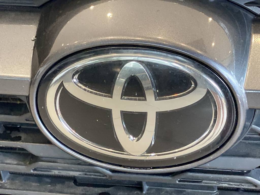 Thumbnail: 2020 Toyota RAV4 - 20