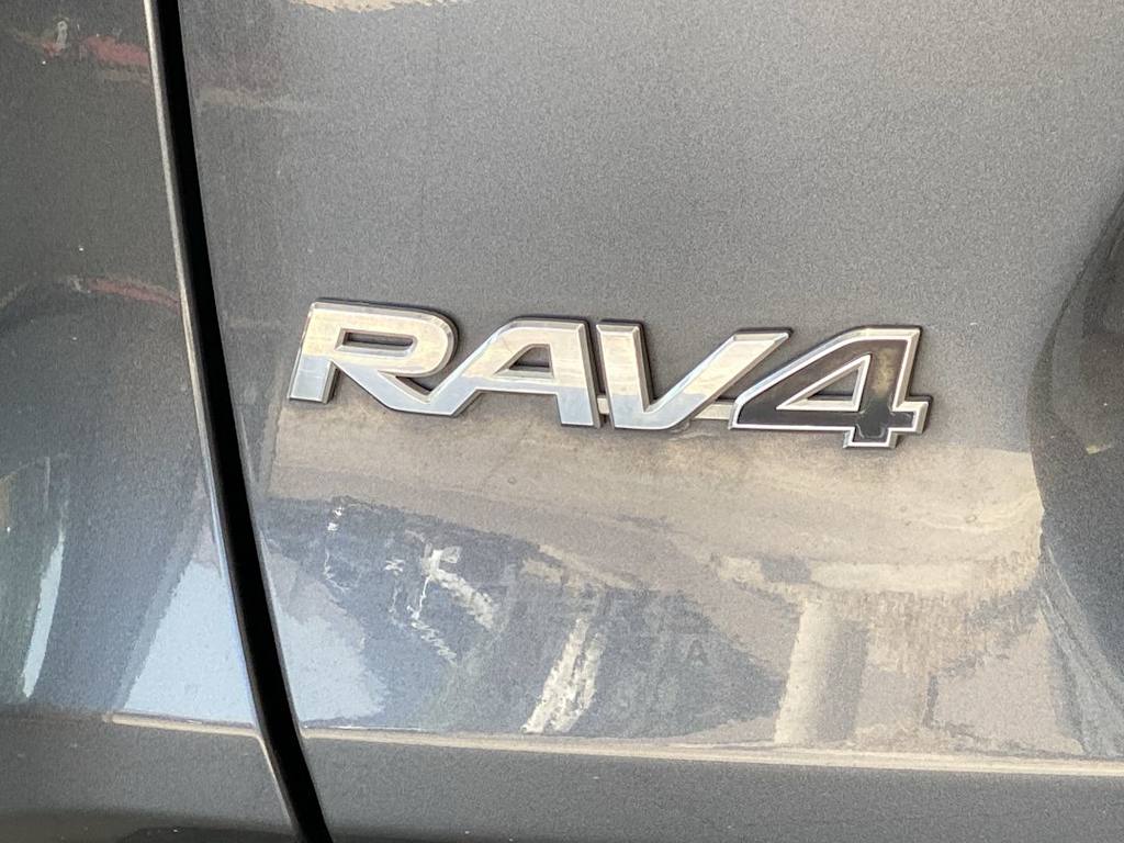 Thumbnail: 2020 Toyota RAV4 - 6