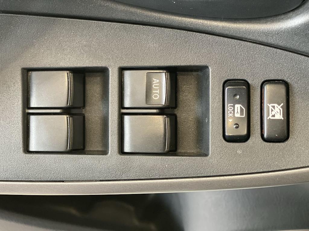 Thumbnail: 2006 Toyota RAV4 - 23