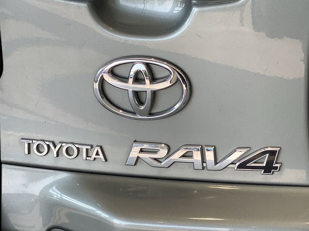 Thumbnail: 2006 Toyota RAV4 - 20