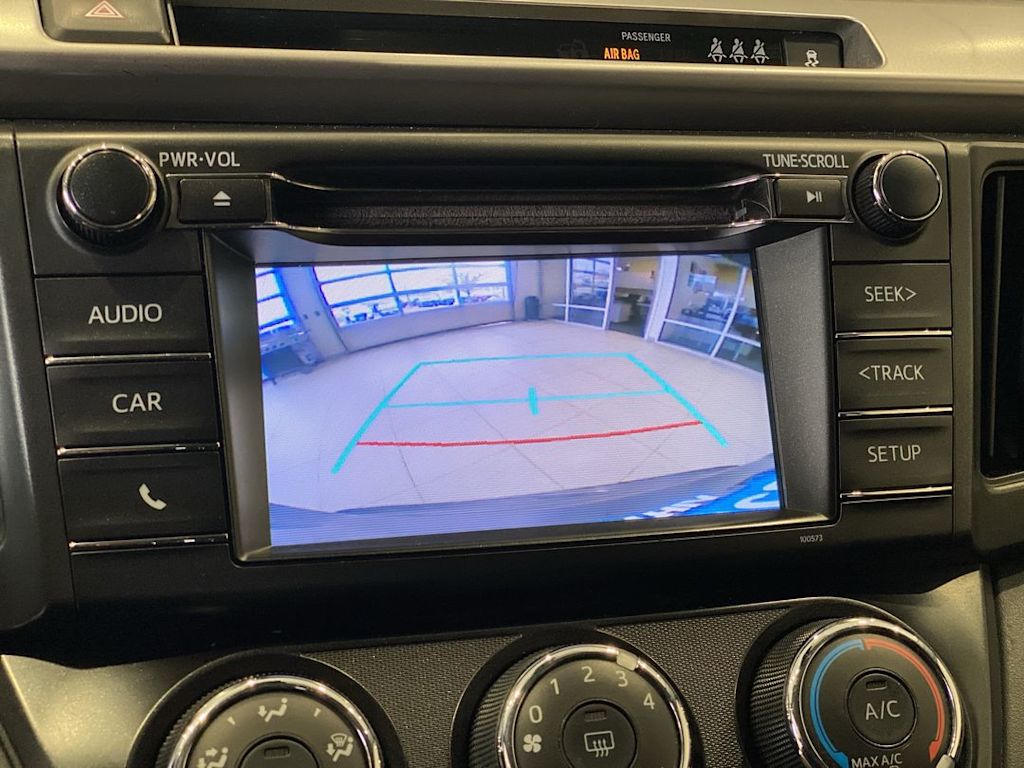 Thumbnail: 2018 Toyota RAV4 - 24