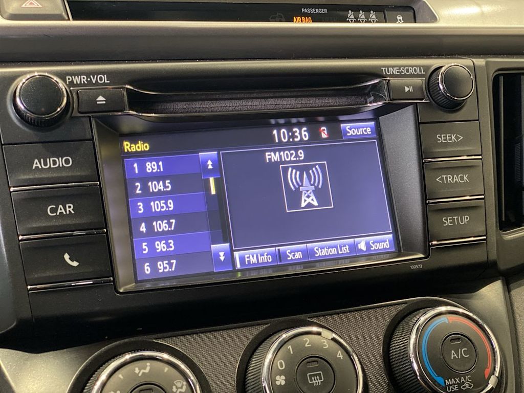 Thumbnail: 2018 Toyota RAV4 - 11