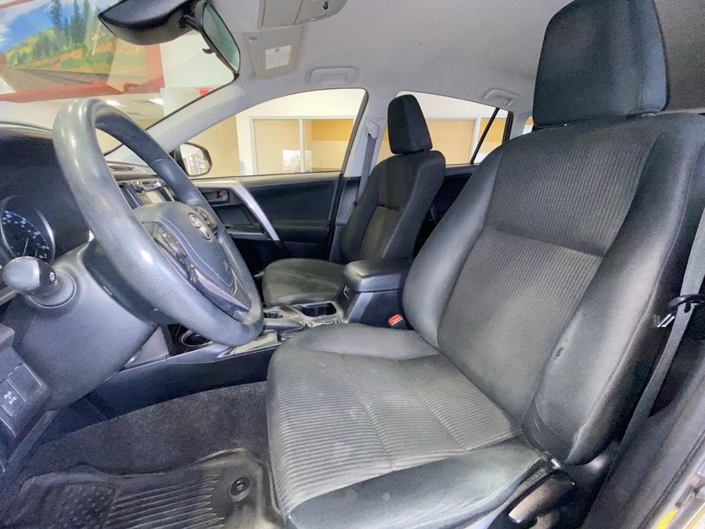 Thumbnail: 2018 Toyota RAV4 - 8