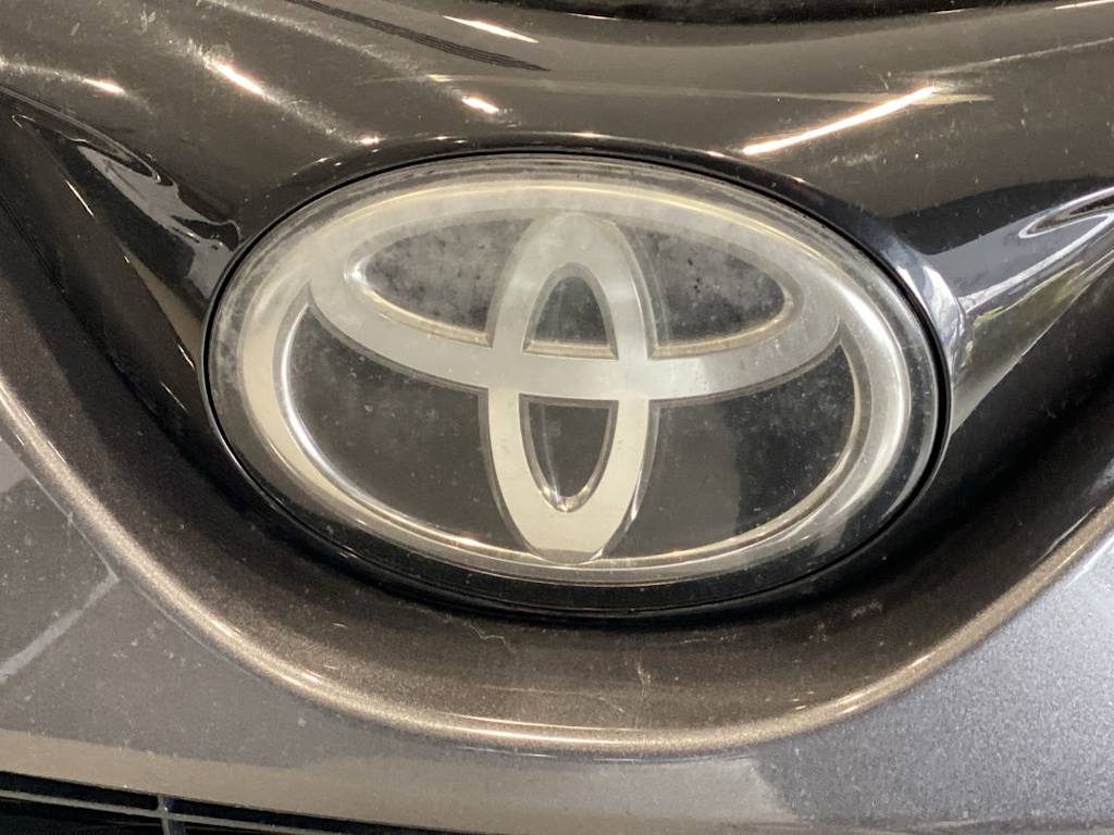 Thumbnail: 2018 Toyota RAV4 - 21