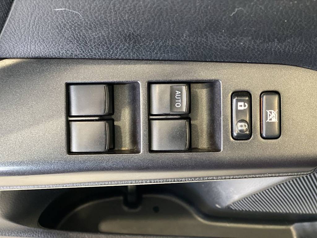 Thumbnail: 2018 Toyota RAV4 - 24