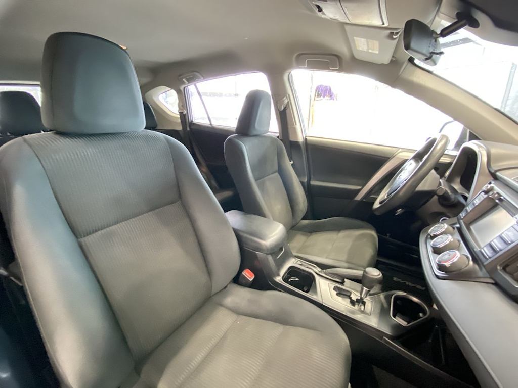 Thumbnail: 2018 Toyota RAV4 - 10