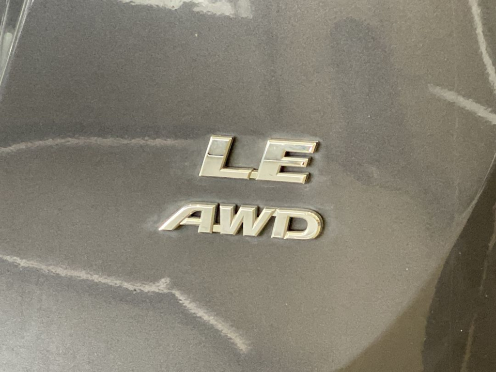 Thumbnail: 2018 Toyota RAV4 - 22