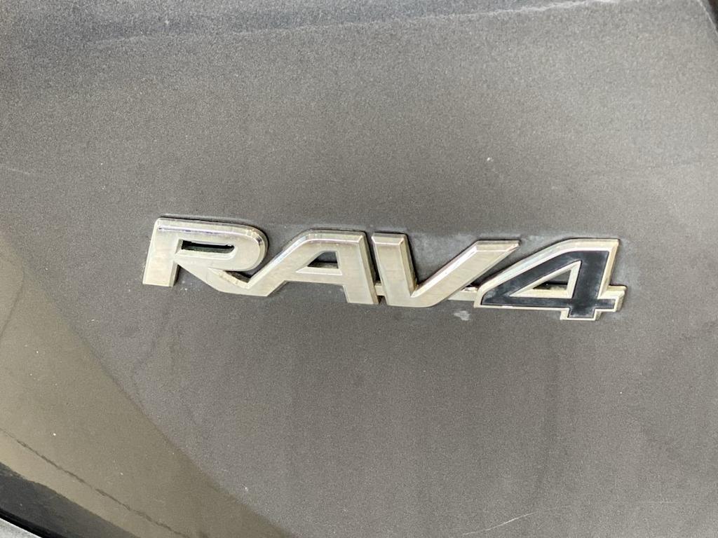 Thumbnail: 2018 Toyota RAV4 - 6