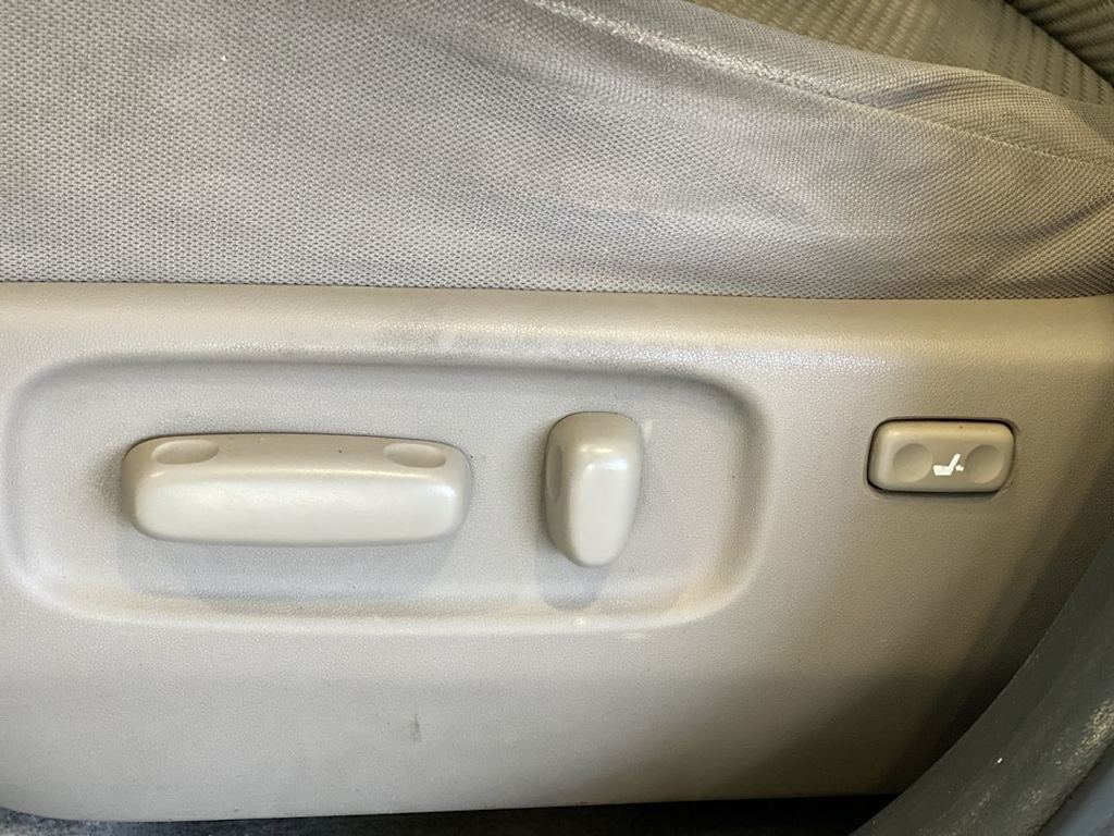 Thumbnail: 2008 Toyota RAV4 - 22