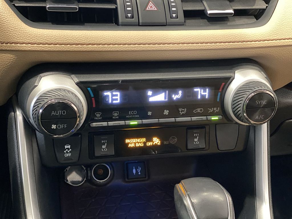 2019 Toyota RAV4 Limited 26