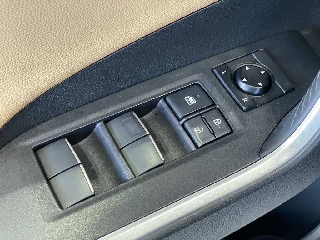 2019 Toyota RAV4 Limited 23