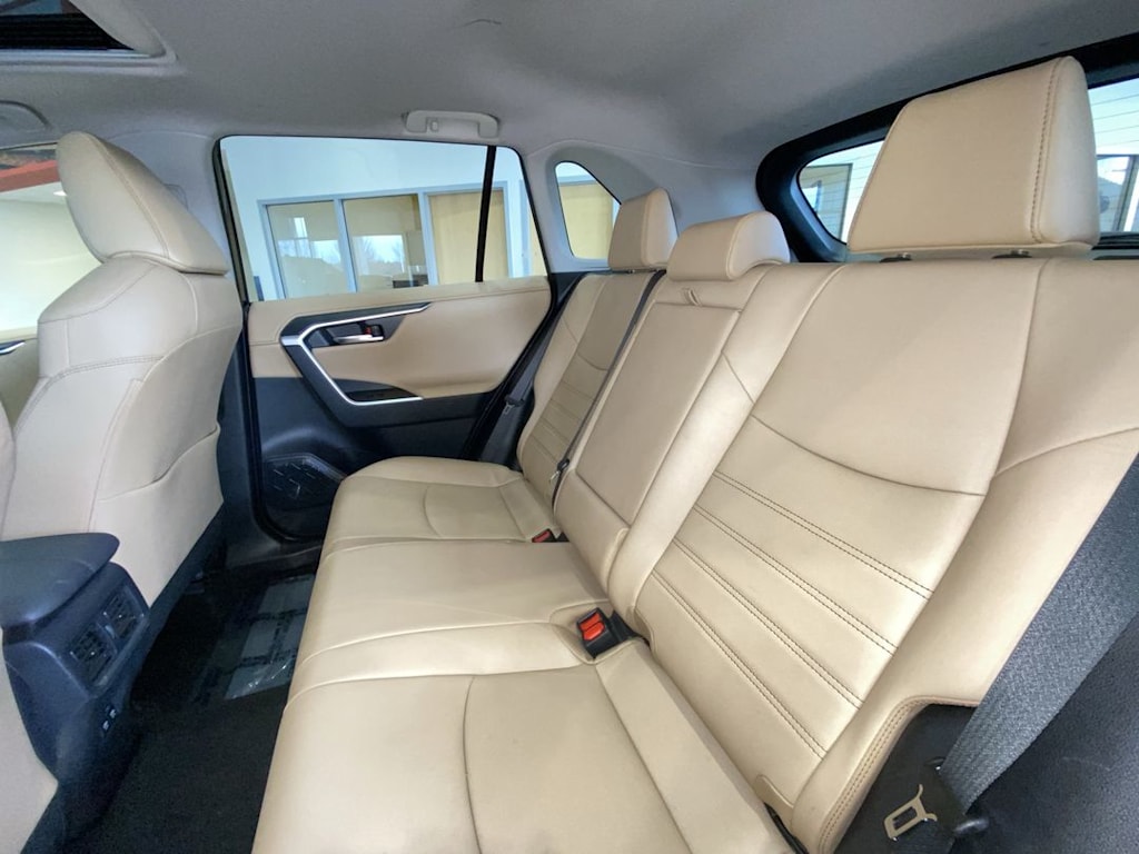 2019 Toyota RAV4 Limited 11